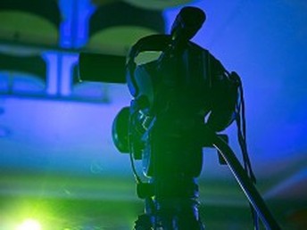青岛婚纱摄影哪家好？定制化摄影摄像服务带你定格独特浪漫